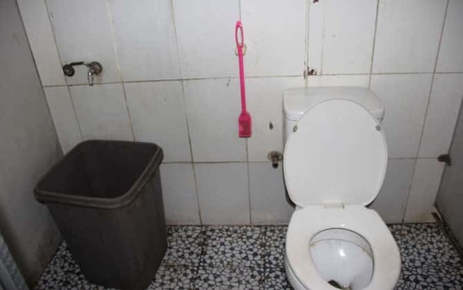 Nằm mơ thấy nhà vệ sinh bẩn là điềm tốt hay xấu?