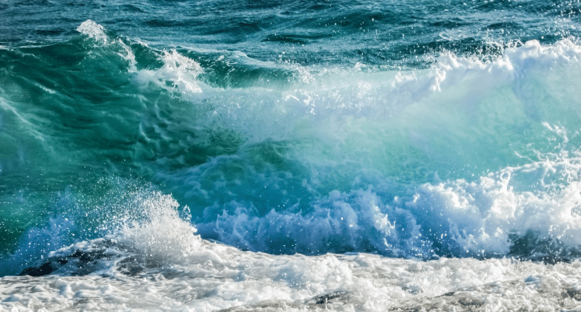 Mơ thấy sóng biển là điềm lành hay điềm dữ?
