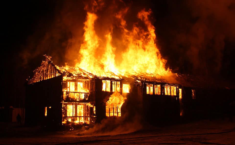 Mơ thấy cháy nhà: Giải mã đầy đủ và luận giải số phù hợp